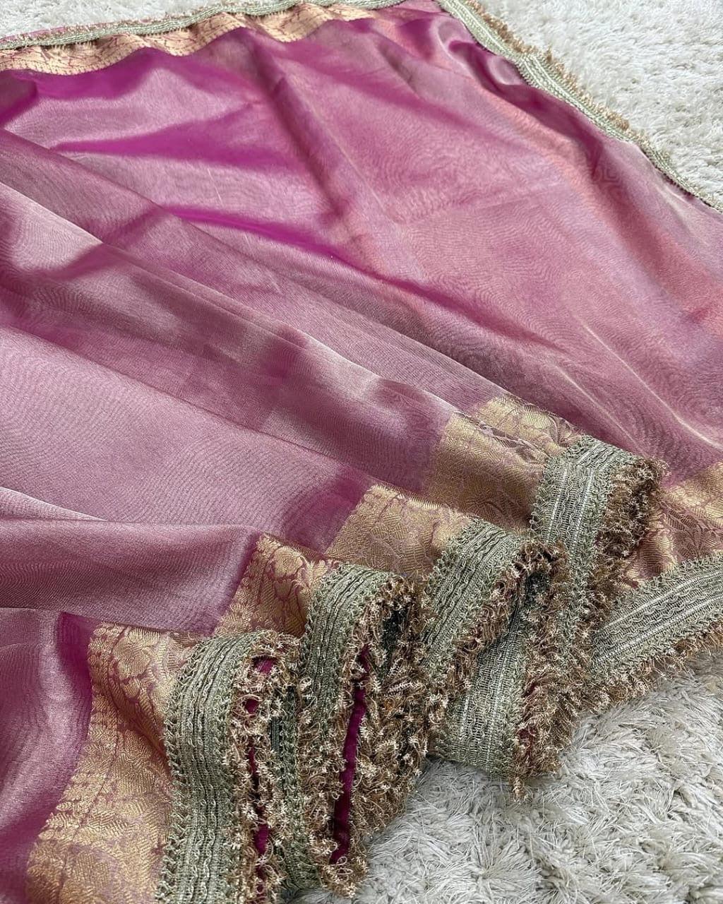 Jaanvi Pink Banarasi Saree